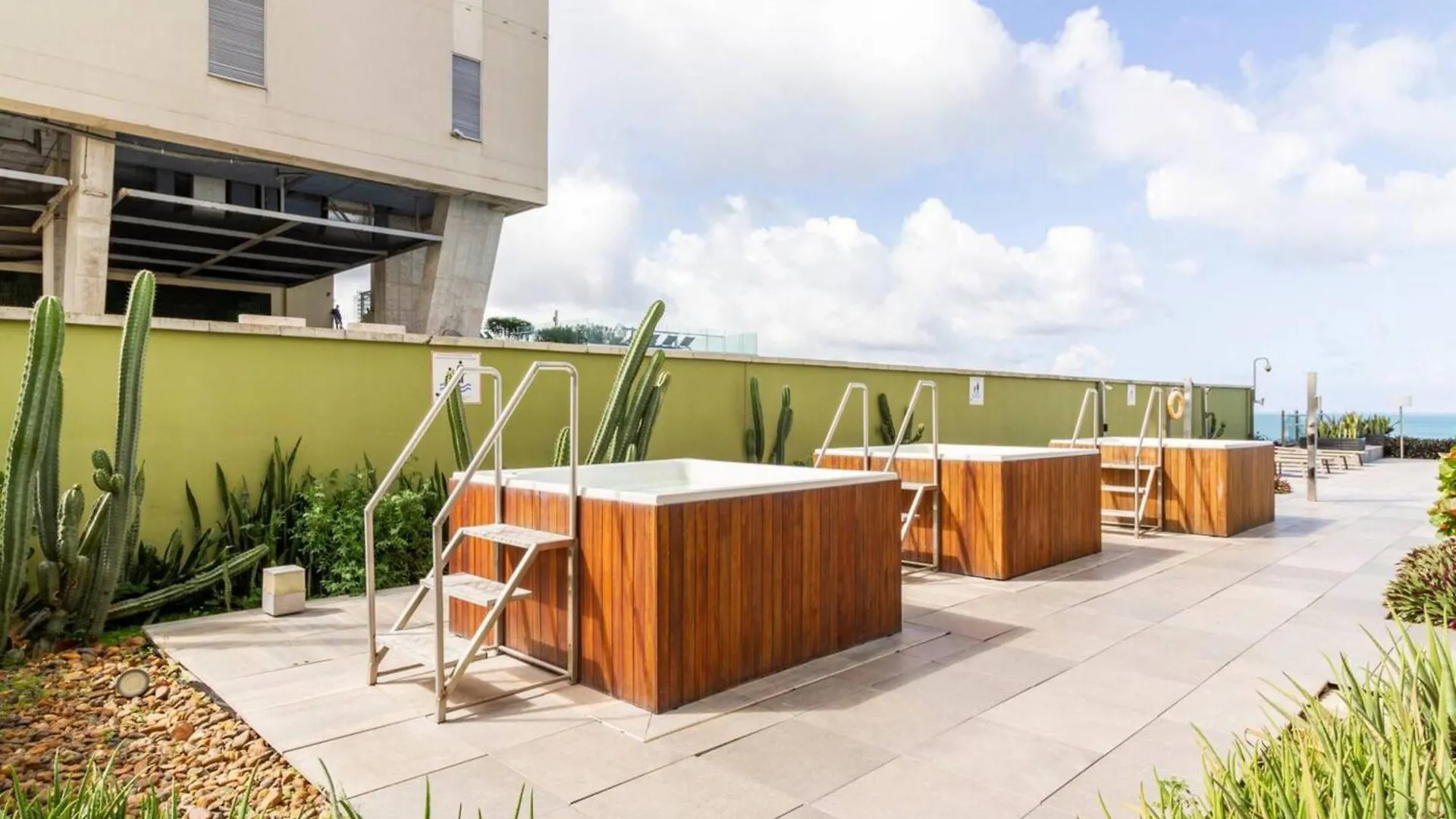 Apartasuites Edificio H2 - Vistas Al Mar & Bahia Cartagena