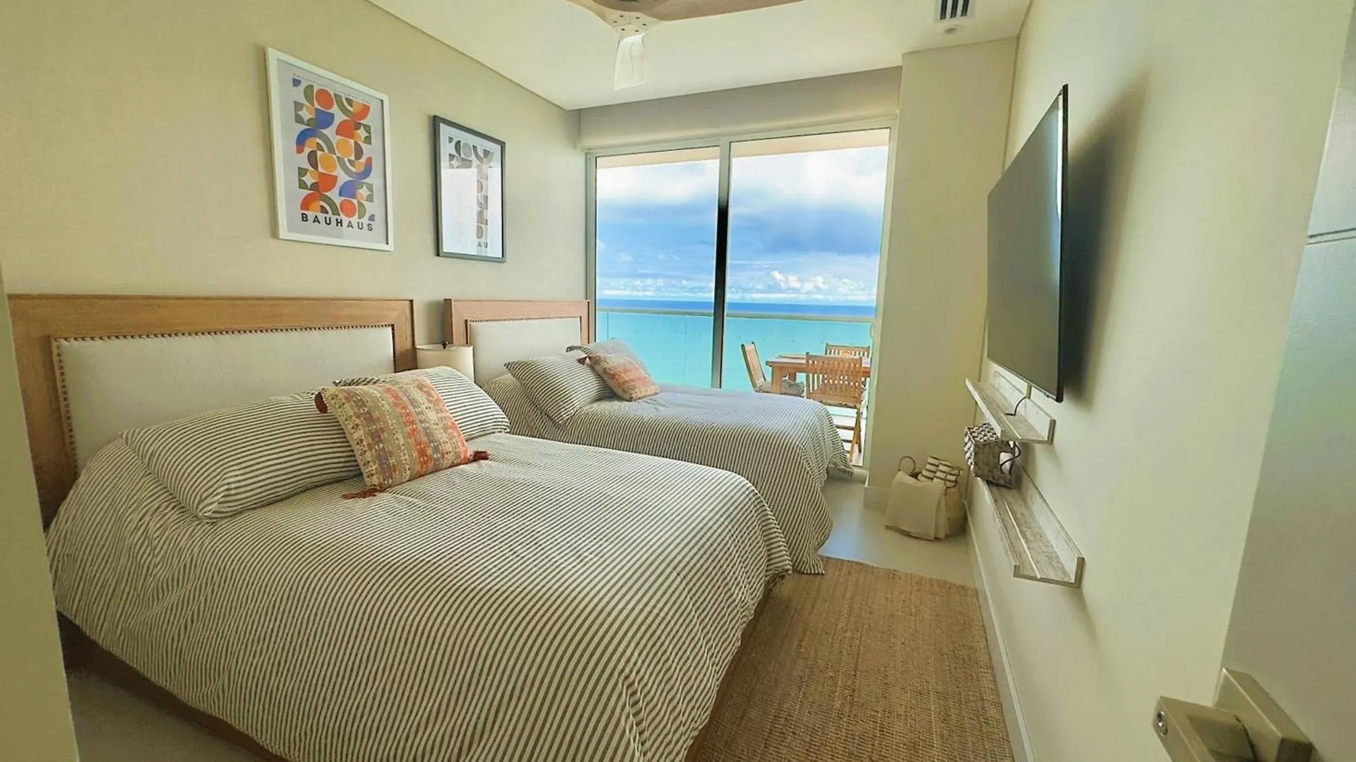 Apartasuites Edificio H2 - Vistas Al Mar & Bahia Cartagena Colombia
